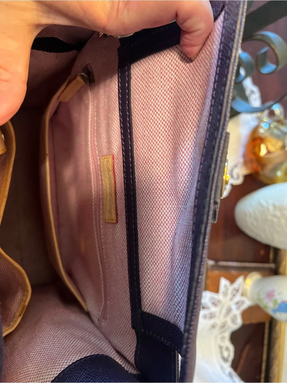 Dooney & Bourke structured dooney